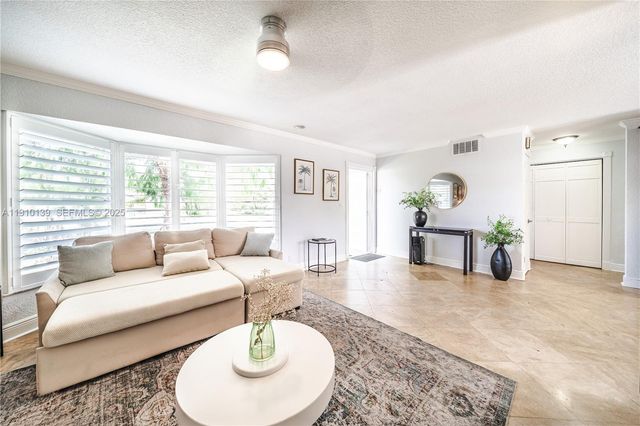 10320 SW 91st St, Miami, FL 33176