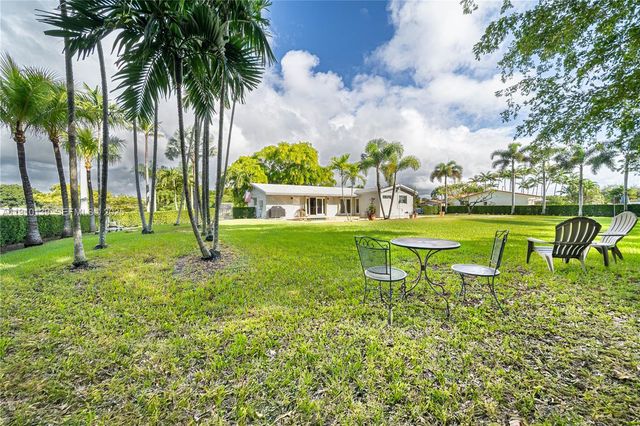 10320 SW 91st St, Miami, FL 33176