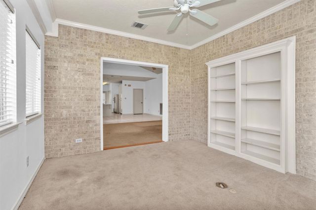 106 Fairway View Court, Conroe, TX 77356