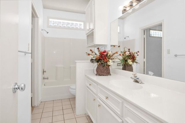 106 Fairway View Court, Conroe, TX 77356