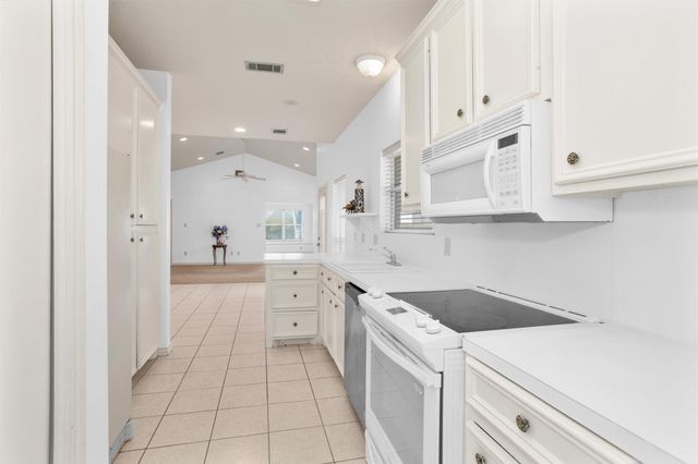 106 Fairway View Court, Conroe, TX 77356