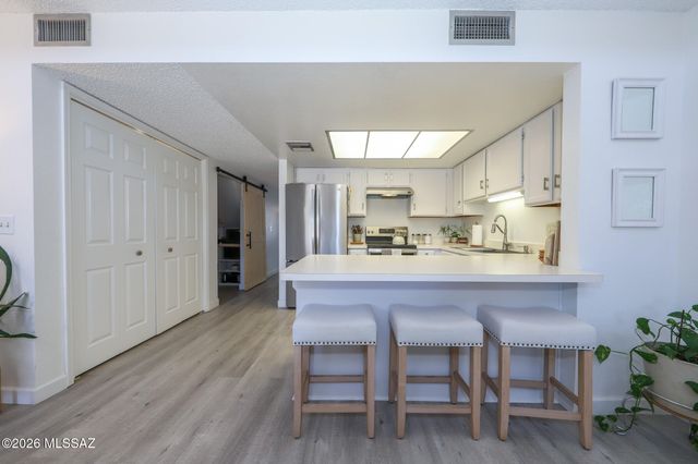 913 N Balachai Lane, Tucson, AZ 85748