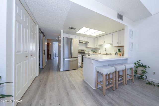 913 N Balachai Lane, Tucson, AZ 85748