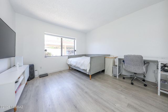 913 N Balachai Lane, Tucson, AZ 85748