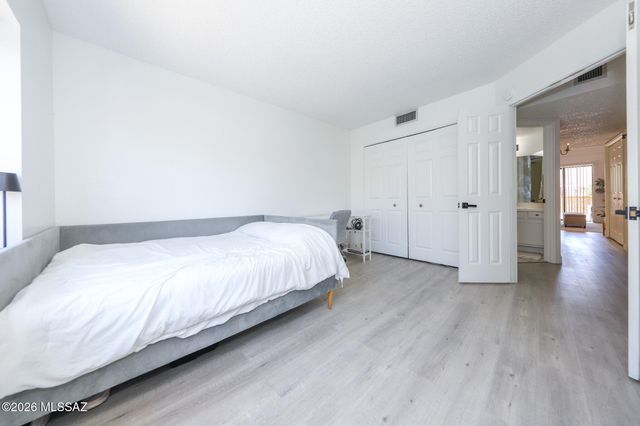 913 N Balachai Lane, Tucson, AZ 85748