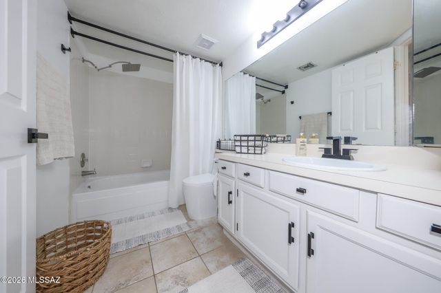 913 N Balachai Lane, Tucson, AZ 85748