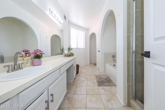 913 N Balachai Lane, Tucson, AZ 85748