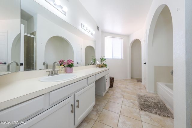 913 N Balachai Lane, Tucson, AZ 85748