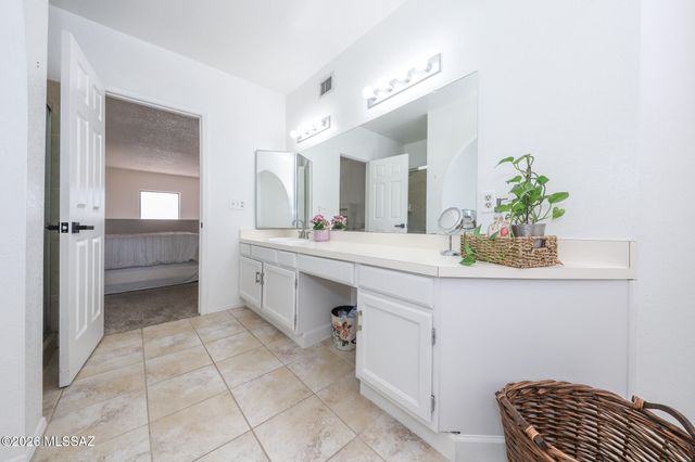 913 N Balachai Lane, Tucson, AZ 85748
