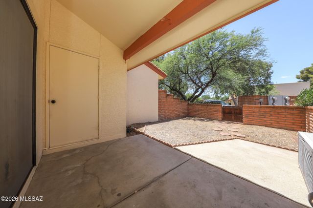 913 N Balachai Lane, Tucson, AZ 85748