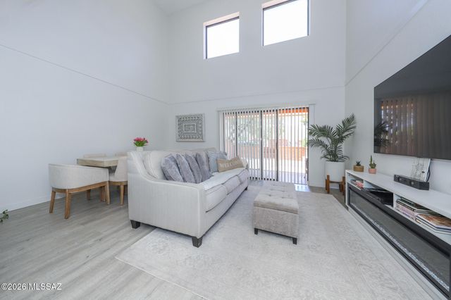 913 N Balachai Lane, Tucson, AZ 85748