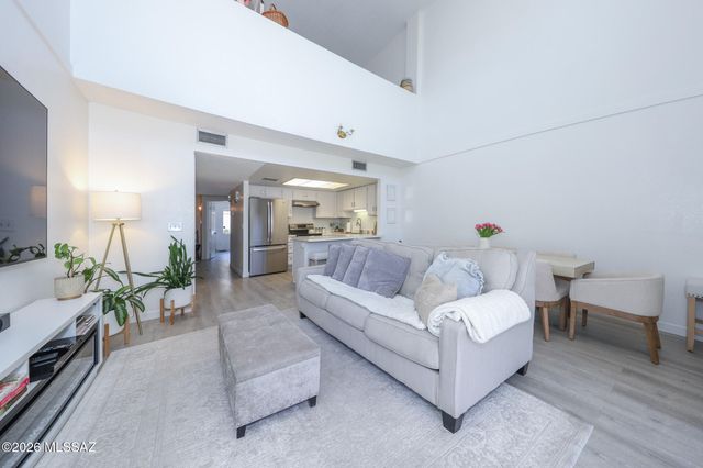 913 N Balachai Lane, Tucson, AZ 85748