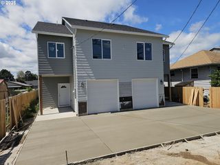 451 N 12th St, St Helens, OR 97051