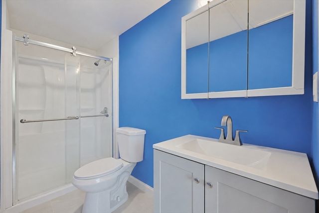 11 3rd Ave, Chelmsford, MA 01863