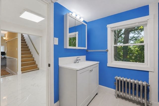 11 3rd Ave, Chelmsford, MA 01863