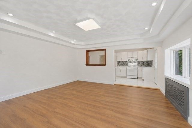11 3rd Ave, Chelmsford, MA 01863