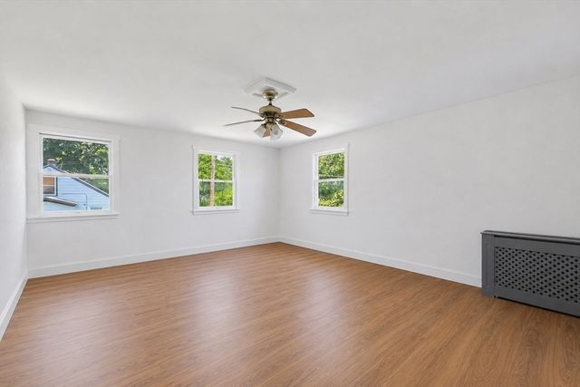 11 3rd Ave, Chelmsford, MA 01863