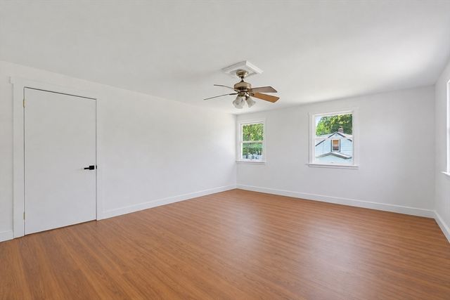 11 3rd Ave, Chelmsford, MA 01863
