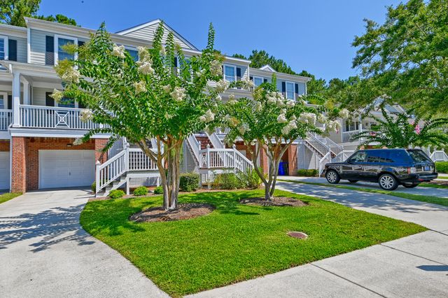 5276 7th Green Drive, Hollywood, SC 29449