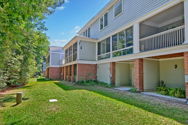 5276 7th Green Drive, Hollywood, SC 29449
