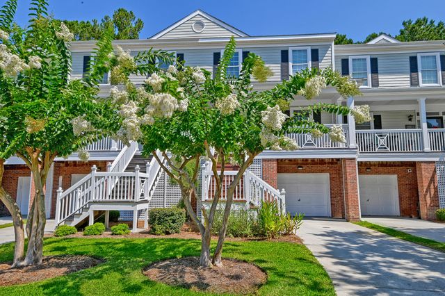 5276 7th Green Drive, Hollywood, SC 29449