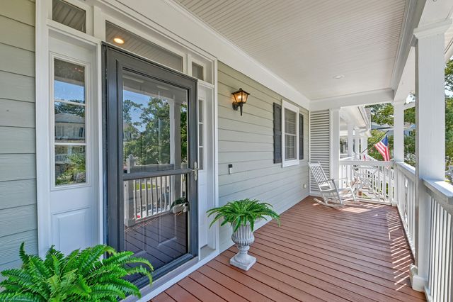 5276 7th Green Drive, Hollywood, SC 29449