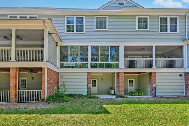 5276 7th Green Drive, Hollywood, SC 29449
