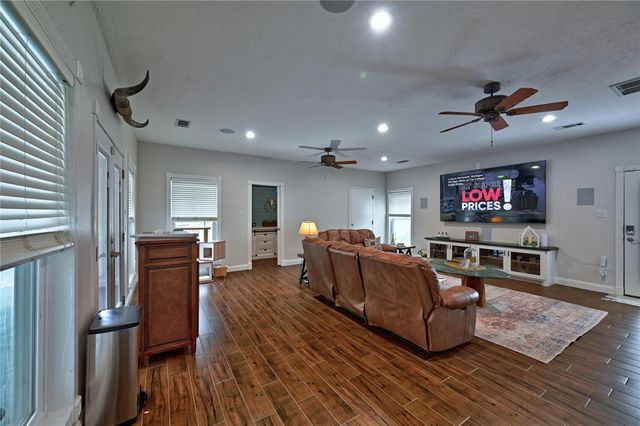 15461 Bedford Lane, Conroe, TX 77384