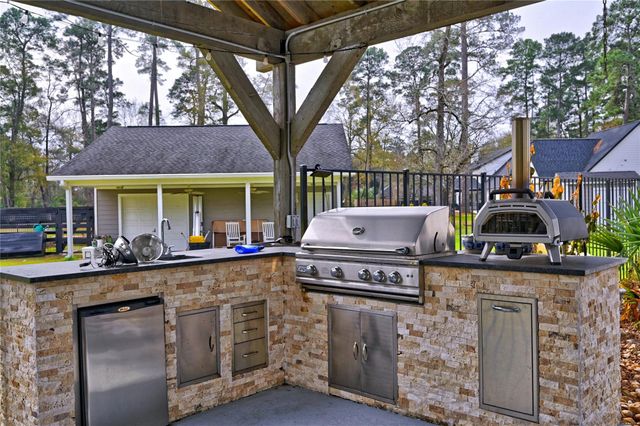 15461 Bedford Lane, Conroe, TX 77384