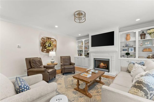 6595 Pond View Court, Clermont, GA 30527