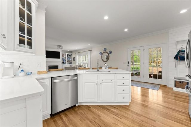 6595 Pond View Court, Clermont, GA 30527