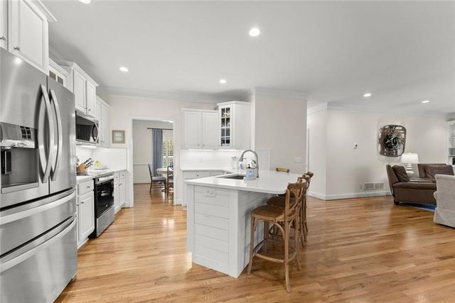 6595 Pond View Court, Clermont, GA 30527