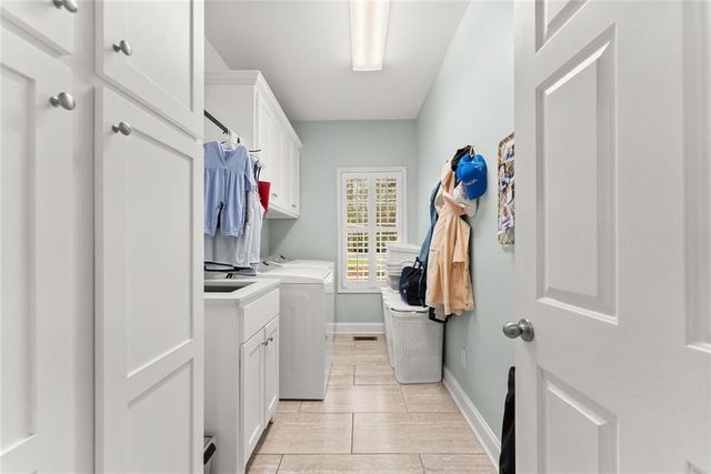 6595 Pond View Court, Clermont, GA 30527