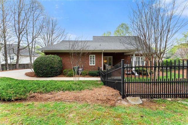 6595 Pond View Court, Clermont, GA 30527