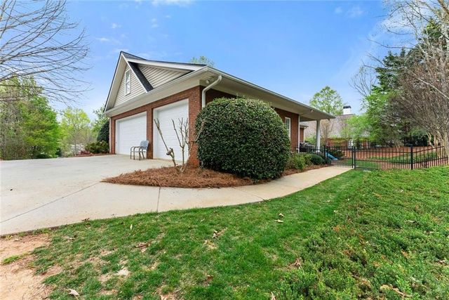 6595 Pond View Court, Clermont, GA 30527