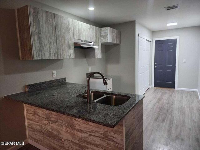 7838 Mount Latona Drive A, El Paso, TX 79904