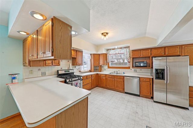 1071 Livingston Street, Carlyle, IL 62231