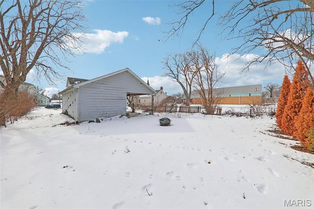 1071 Livingston Street, Carlyle, IL 62231