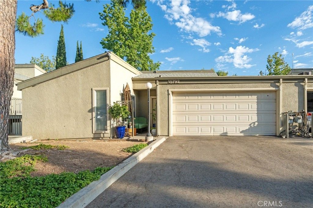 Image 1 of property listing at 15792 Midwood 1, Granada Hills, CA 91344