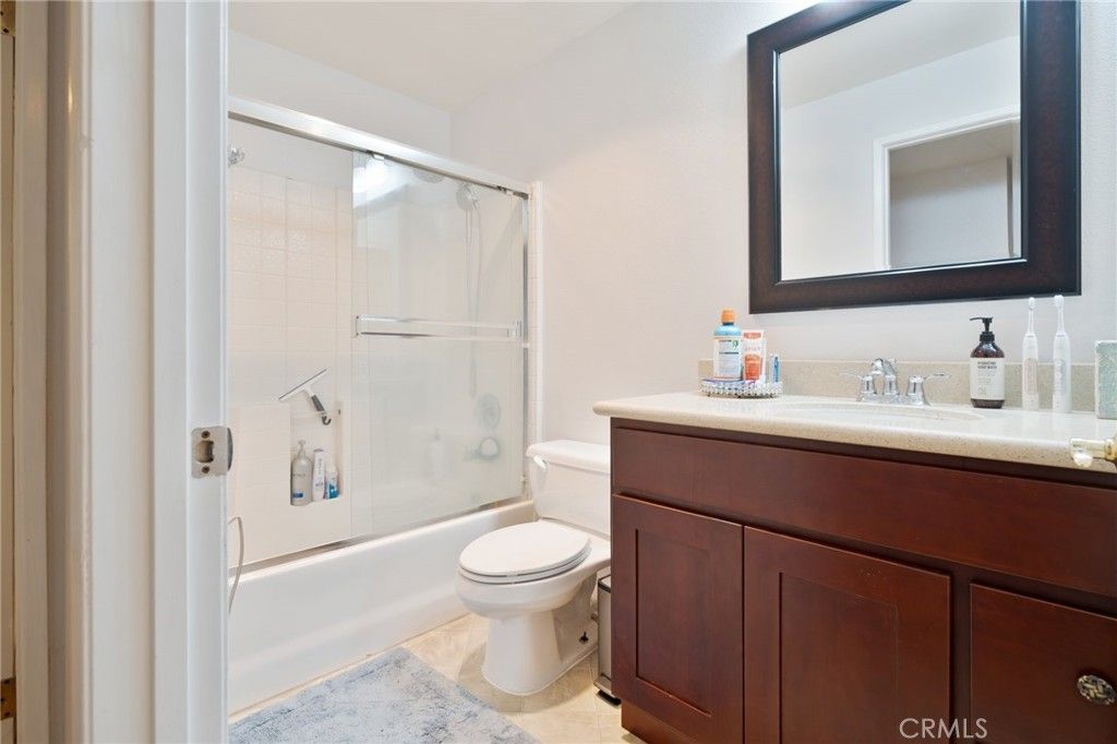 Image 10 of property listing at 15792 Midwood 1, Granada Hills, CA 91344