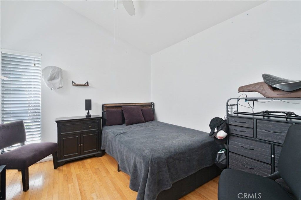 Image 11 of property listing at 15792 Midwood 1, Granada Hills, CA 91344