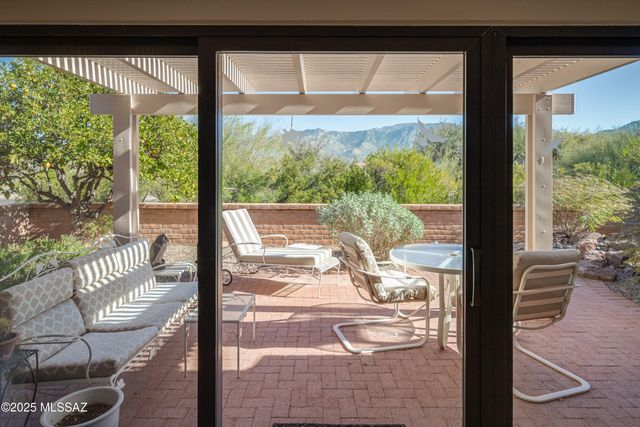 14032 N Green Tree Drive, Oro Valley, AZ 85755
