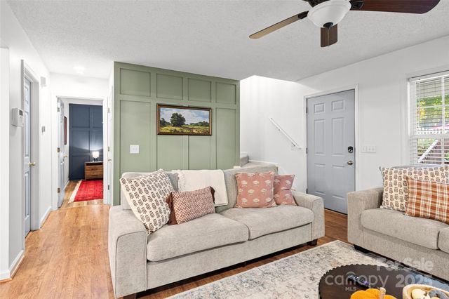 28 Grove Garden Avenue, Candler, NC 28715