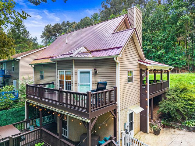 28 Grove Garden Avenue, Candler, NC 28715