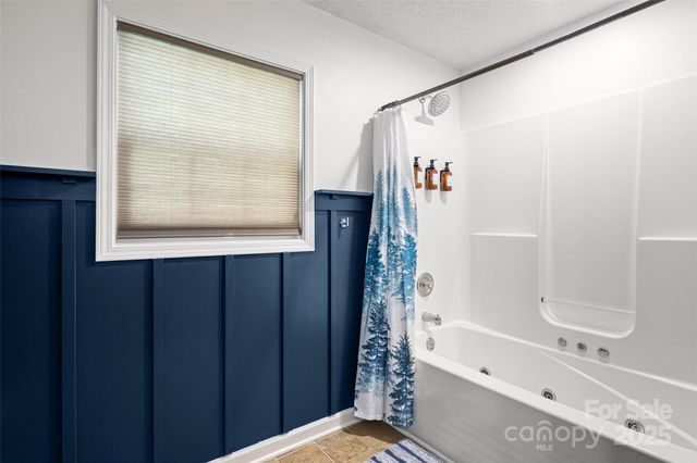 28 Grove Garden Avenue, Candler, NC 28715