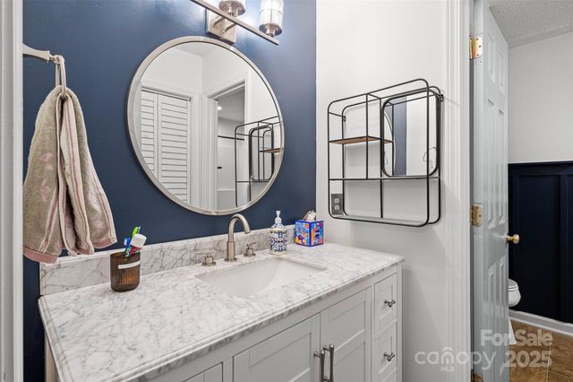 28 Grove Garden Avenue, Candler, NC 28715