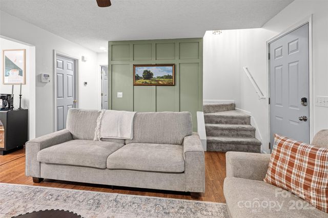 28 Grove Garden Avenue, Candler, NC 28715