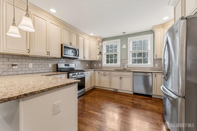 420 Mountainview Terrace, Dunellen, NJ 08812