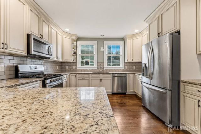 420 Mountainview Terrace, Dunellen, NJ 08812