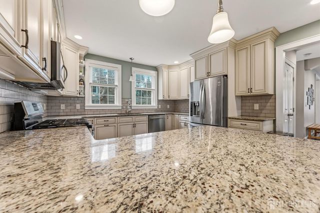 420 Mountainview Terrace, Dunellen, NJ 08812